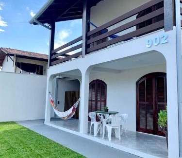 Matinhos House | Caiobá - Casa 4 quartos com AR, espaçosa e perto do mar