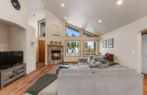 Leavenworth House | Cairn Cottage - Alice Lodging