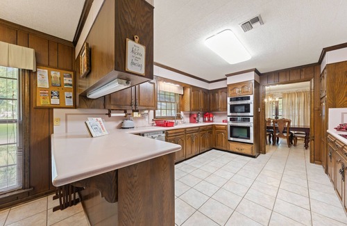 Broussard House | Cajun Stays: Charming 3BR Ranch House Near Lafayette - Family & Work Friendly