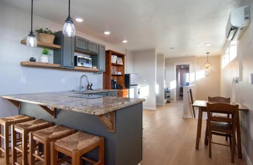 Caldwell House | Caldwell Cliff Swallow Guest House