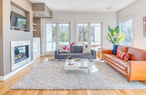 Edgewood House | California Zen Manor HOT Tub KING Beds Rooftop Bar