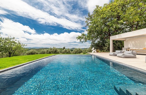 La Grand-Chile House | CALIFORNIAN VILLA IN GATED COMMUNITY
