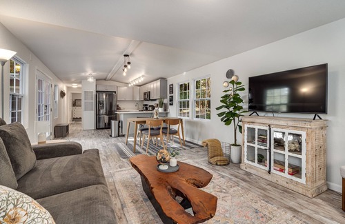 Sonoma County House | Calistoga Hills Hideaway on 22 Acres