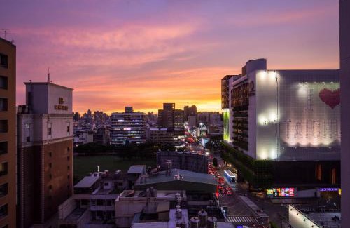 West District Hotel | Calligraphy Greenway Hotel