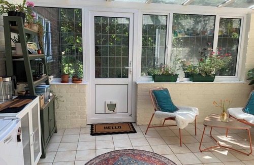 Willesborough House | Calm Private Apartment – Ideal to Work, Rest & Explore