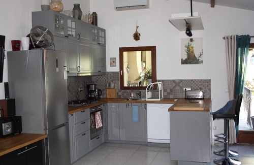 Cabrieres-d'Avignon Villa | Calm, relaxation, private pool