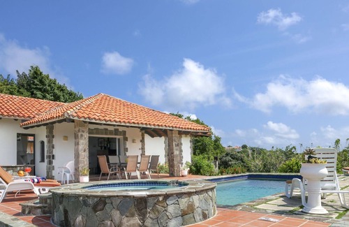 Gate Park Villa | Calypso Court 1BR in Saddleback by Personal Villas - Hacienda-Style Haven