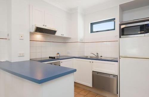 Coolangatta Apartment | Calypso Plaza Resort Unit 417
