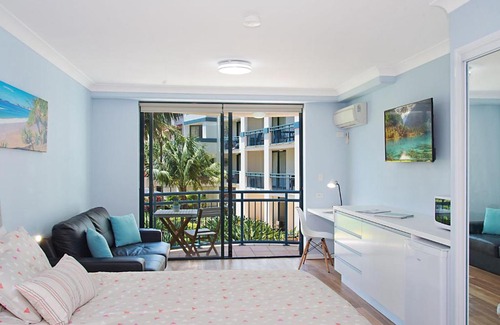 Coolangatta Apartment | Calypso Plaza Resort Unit 223