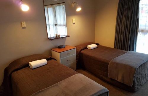 Hastings Hotel | Camberley Court Motel