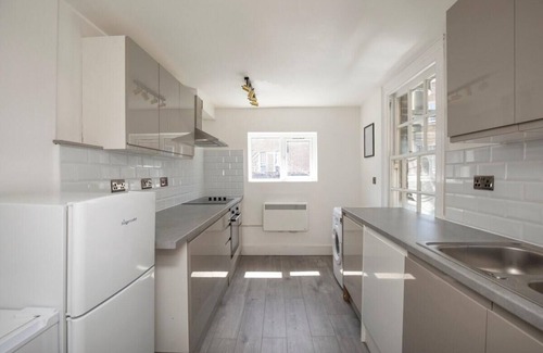 Camberwell Apartment | Camberwell Apartment - Stylish 4 Bed