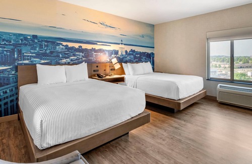 Madison Hotel | Cambria Hotel Madison East