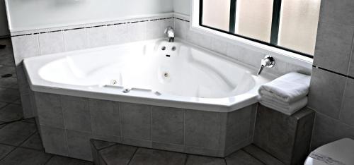 Cambridge Hotel | Cambridge Mews Motel
