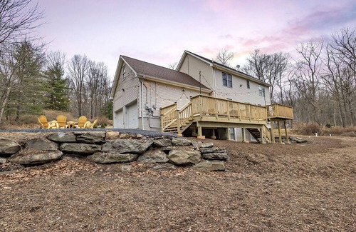 Cresco House | Camelback SKI Mts 4BR,Firepit,Hottub,Casino,Kalahari Linens