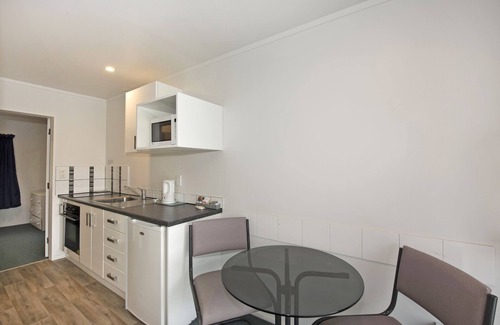 Lower Hutt Hotel | Camellia Court Motel