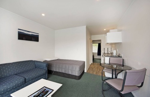 Lower Hutt Hotel | Camellia Court Motel
