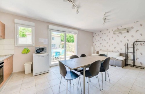 Gagnieres House | Camellia in the Domaine des Fleurs flower estate