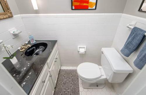 Cardinal Heights Apartment | Cameron House-2 br apt 2 mins Park Plaza Mall-6 mins UALR-7 mins UAMS