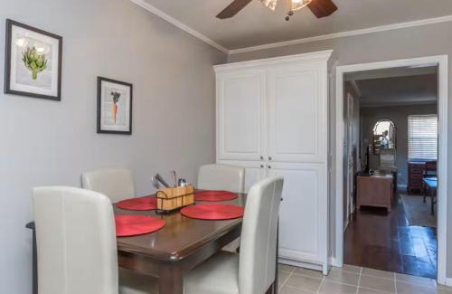 Cardinal Heights Apartment | Cameron House-2 br apt 2 mins Park Plaza Mall-6 mins UALR-7 mins UAMS
