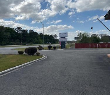 Camilla Hotel | Camilla Inn & Suites