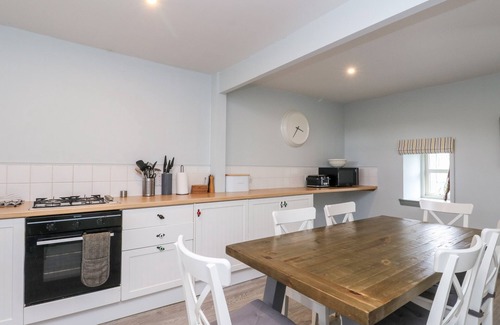 Torlundy Cottage | CAMISKY STEADING, pet friendly, with open fire in Fort William