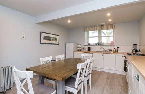 Torlundy Cottage | CAMISKY STEADING, pet friendly, with open fire in Fort William