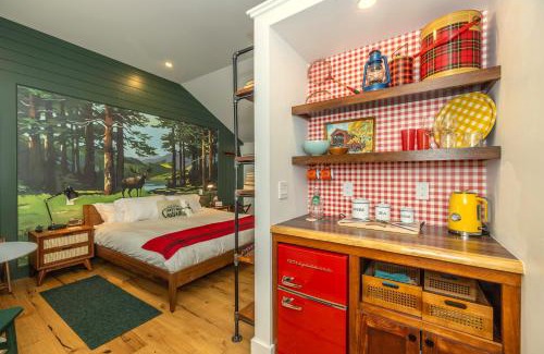 Lincolnville Hotel | Camp DeForest