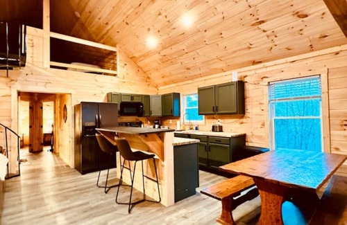 Saint Helens Cabin | Camp Moose- Red River Gorge