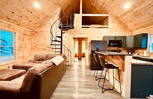 Saint Helens Cabin | Camp Moose- Red River Gorge