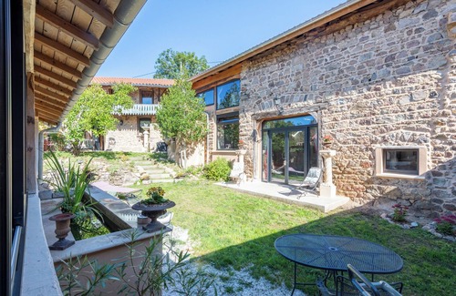Jure House | Campagne Médicis - Renovated stone building with swimming pool, jacuzzi and sauna