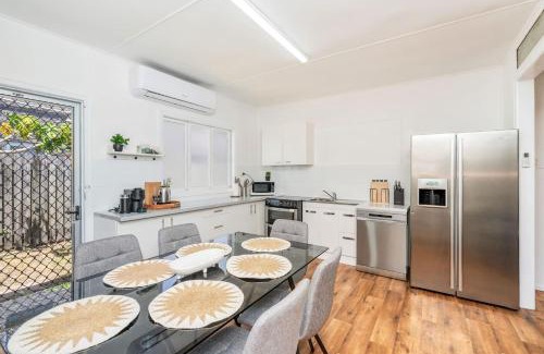 Torquay House | Campbell Cottage - A Beachside Escape in Torquay