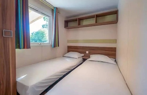 La Boissiere-de-Montaigu House | Camping 3 étoiles - Parc aquatique - efcagf