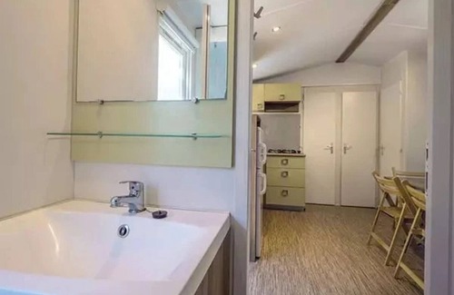 La Boissiere-de-Montaigu House | Camping 3 étoiles - Parc aquatique - efcagf