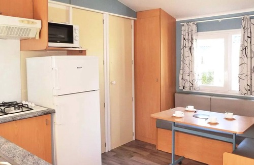 Saint-Mitre-les-Remparts House | Camping Félix de la bastide * - Mobile Home Idaho. Eco 3 rooms 4 people Air-conditioned