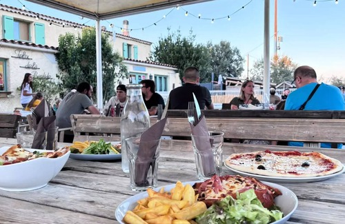 Saint-Mitre-les-Remparts House | Camping Félix de la bastide * - TEXAS. ECO 8 people