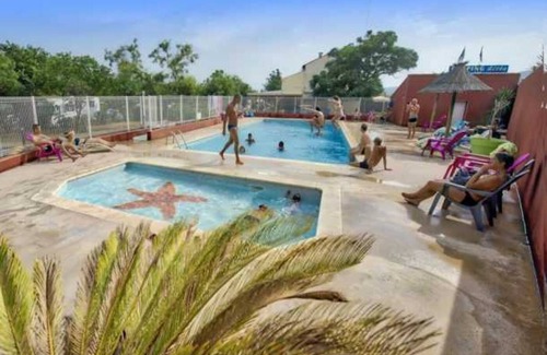 Vic-la-Gardiole House | Camping 3 étoiles - Piscine - eehfig