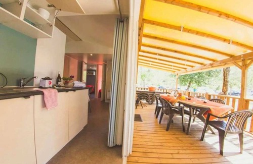 Saint Alban Auriolles House | Camping 3 étoiles - ccaiiba