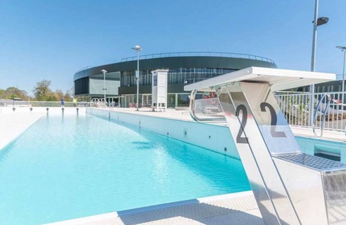 Deols House | Camping 3 étoiles - Piscine - ccaehge