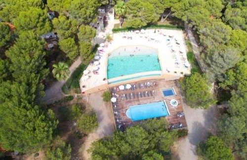 Castelnau-de-Guers House | Camping 4 étoiles - Piscine - eechef