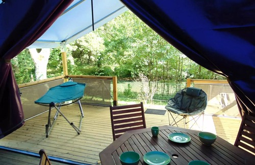 Avrille House | Camping Flower Beauchêne* - Free Flower Standard 3 room apartment for 5 people Without sanitary facilities