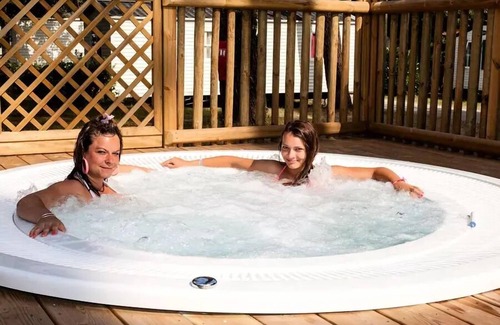 Saint-Julien-en-Born House | Camping Le Soleil des Landes * - Comfort Mobile Home 3 rooms 4/6 people air-conditioned