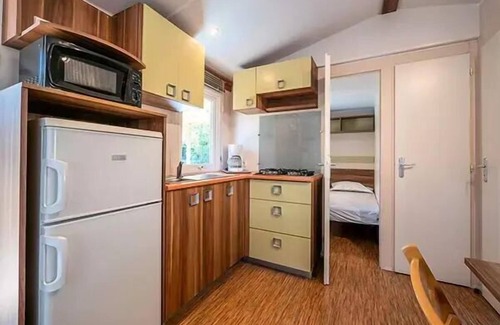 Pont-de-Salars House | Camping Les Terrasses du Lac* - Classic 4-room mobile home for 6 people