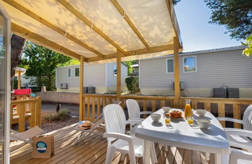 Greoux-les-Bains House | Camping Paradis La Pinède* - Mobile home Romarin 2 Rooms 2 People Air Conditioned
