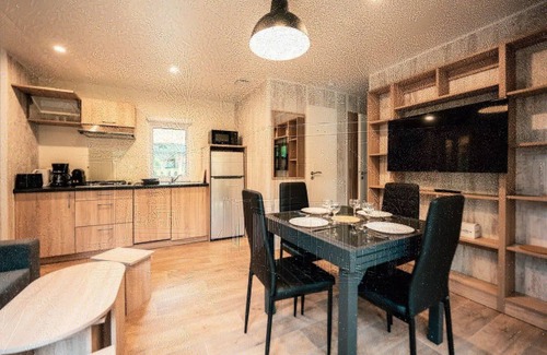 Quimper House | Camping Sunêlia Lanniron Orangery * - Offre Duo Luxe Golf 2 pers. 1ch. 2 personnes