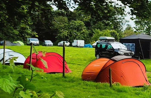 Motreff RV Rental | Camping Vieilles Charrues ptt-dj shuttle, swimming pool included. 5min from carhaix