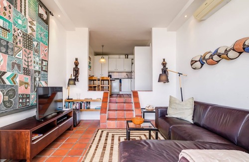 Camps Bay Apartment | Camps Bay Holiday Apartment w Private Pool CBT Palm Suite