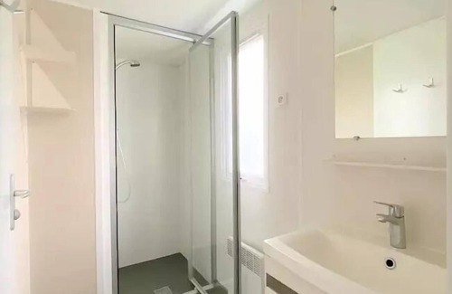 Saint-Leu-dEsserent House | Campsite Le Pré des Moines * - Mobile home MARJOLAINE + 2 bedrooms 2 to 6 people - 2 pers. included in the tariff