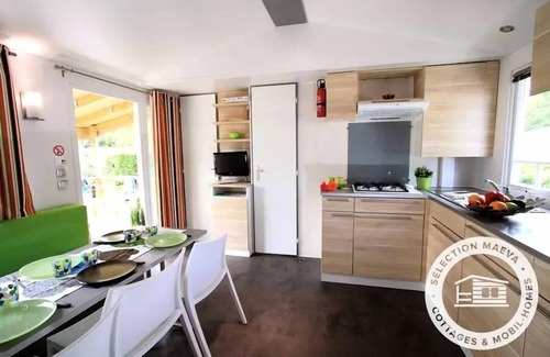 La Faute-sur-Mer House | Campsite Les Flots Bleus * - 4 Room Mobile Home 6 People + TV