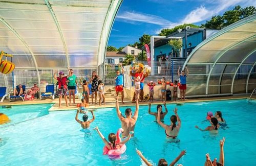 La Faute-sur-Mer House | Campsite Les Flots Bleus * - 4 Room Mobile Home 6 People + TV