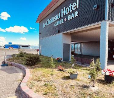 Camrose Hotel | Camrose Le Chateau Hotel